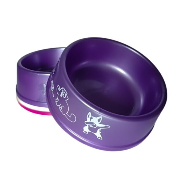 Plato morado para mascotas de tamaño mediano hecho con plástico reciclado